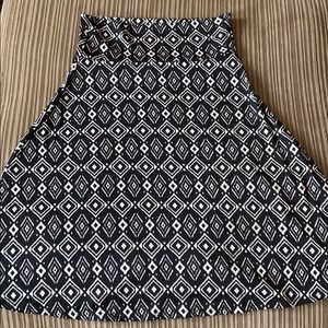 Lularoe LLR Black & White Azure, Medium